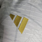 Maillot Real Madrid édition limitée doré