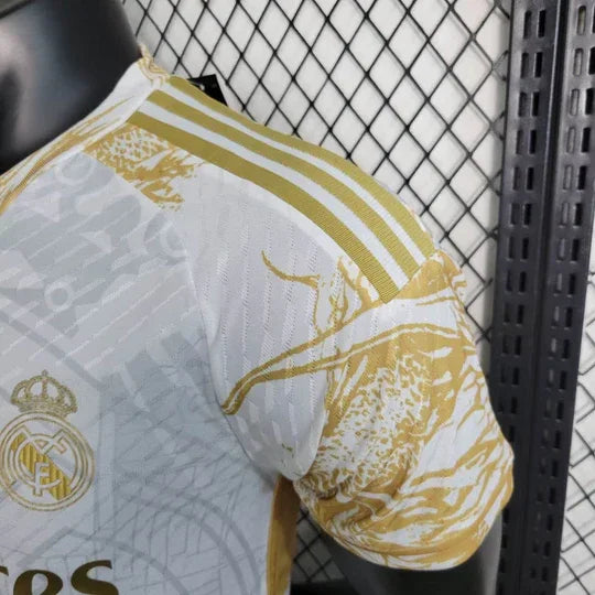 Maillot Real Madrid édition limitée doré