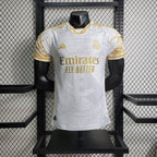 Maillot Real Madrid édition limitée doré