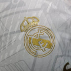 Maillot Real Madrid édition limitée doré