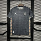 Maillot Angleterre foot concept Burberry 2024 2025