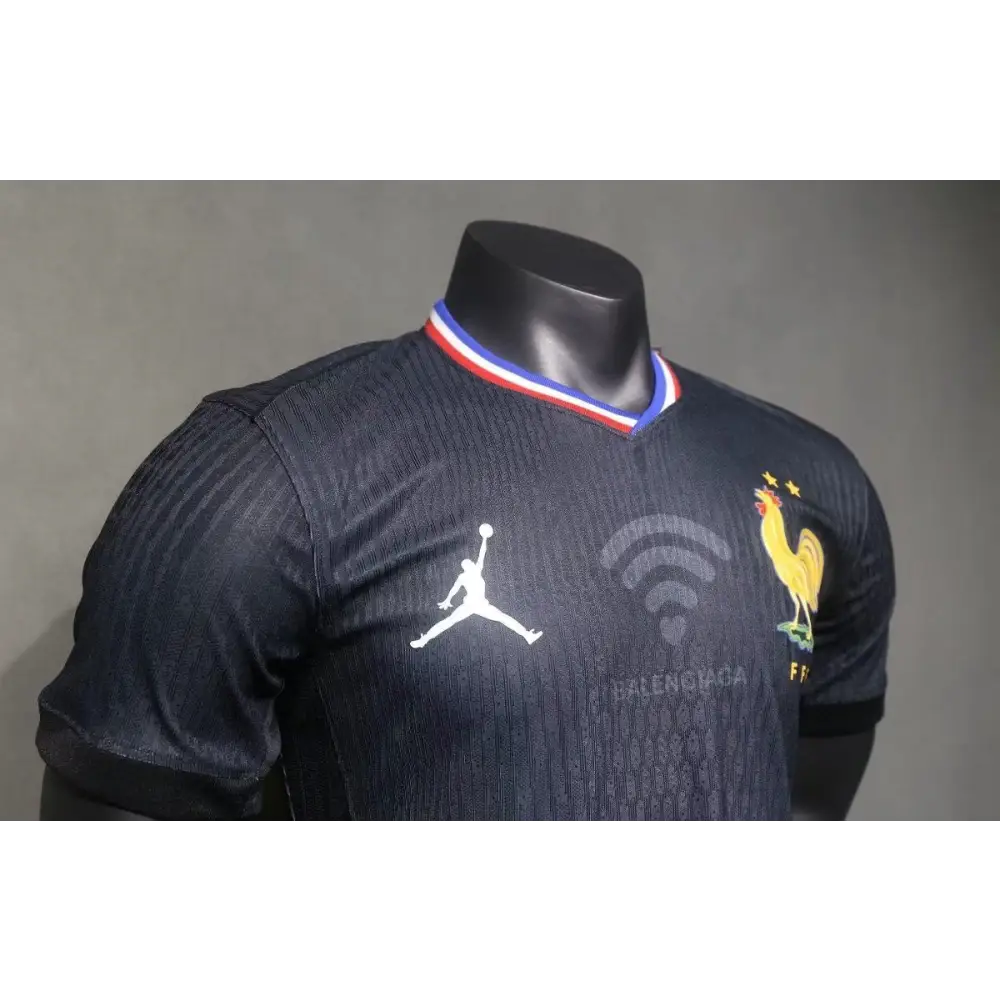 France x BLNCG