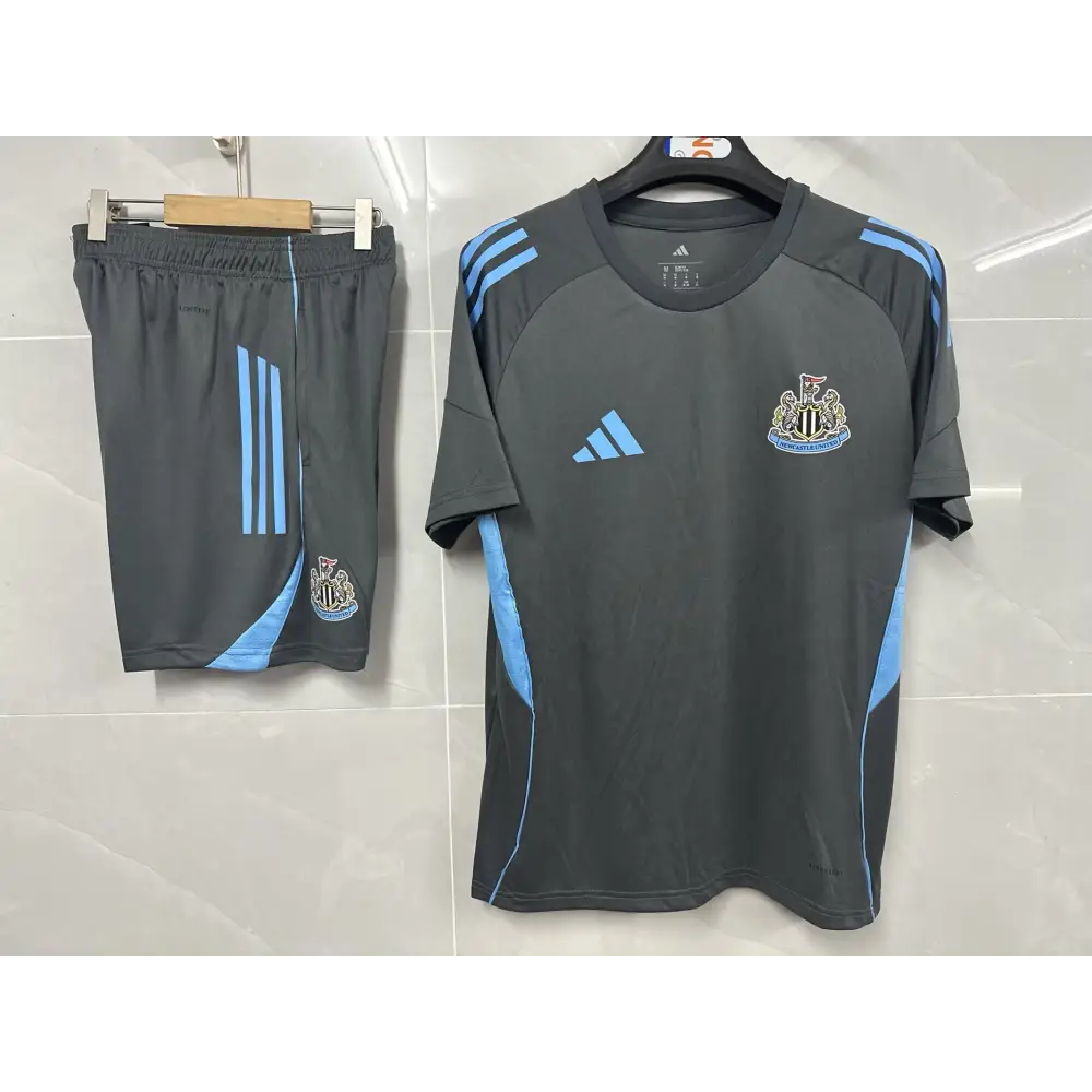 Newcastle Utd Kinder-Set 25/26