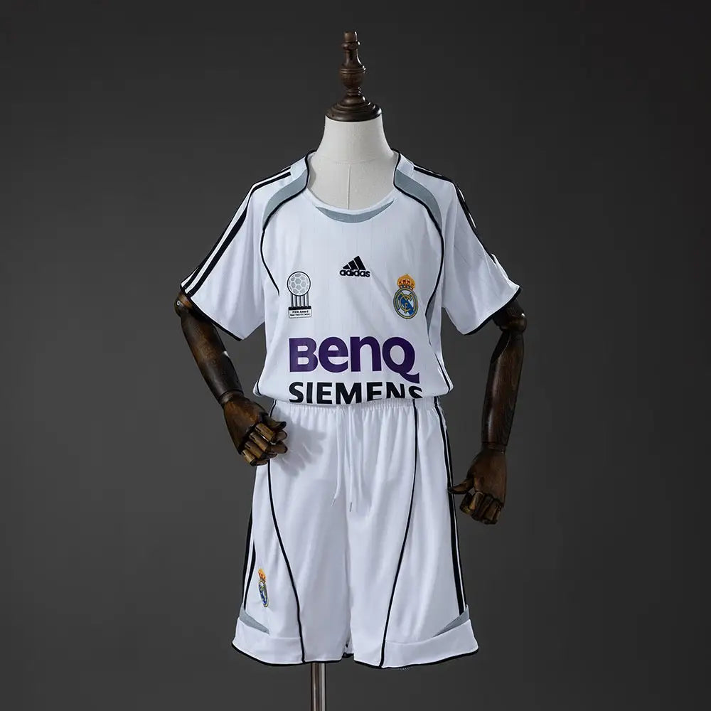 Kit enfant Real Madrid Retro 2007 Domicile