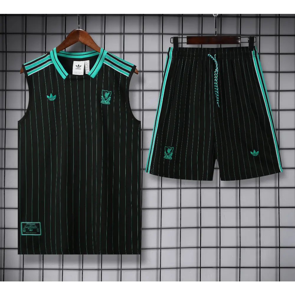 Liverpool Trainingsset Schwarz 2025/2026