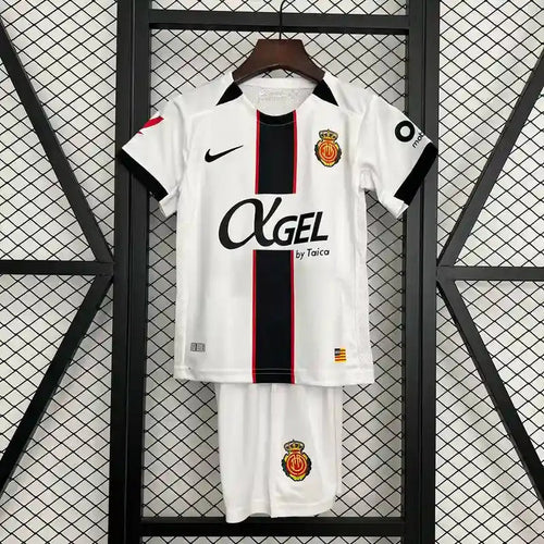 Kits Enfant Mallorca Extérieur 2025/2026 Passe D