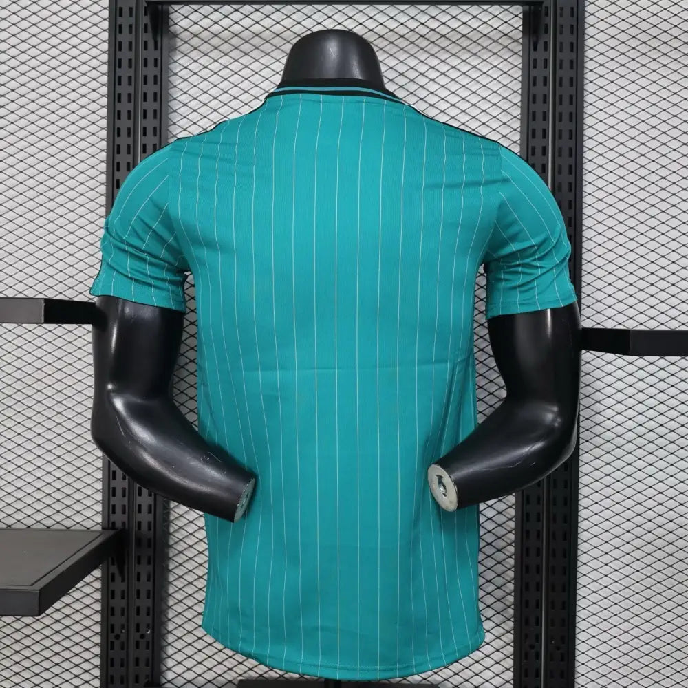 Liverpool Konzept Trikot grün Spielerversion 2025/2026