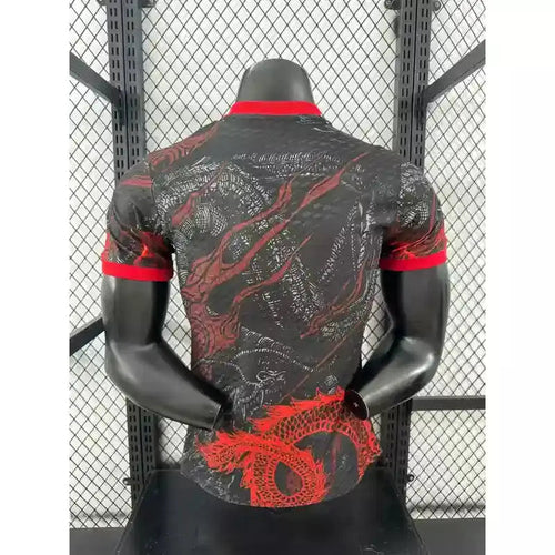 Real Madrid Dragon Noir Version Joueur 2025/2026 Passe D