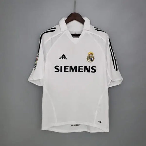 Real Madrid Extérieur 2005/2006 Passe D