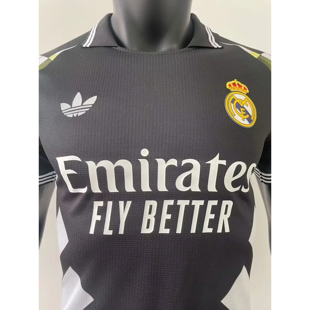 Real Madrid Schwarz und Gold Spielerversion 2025/2026