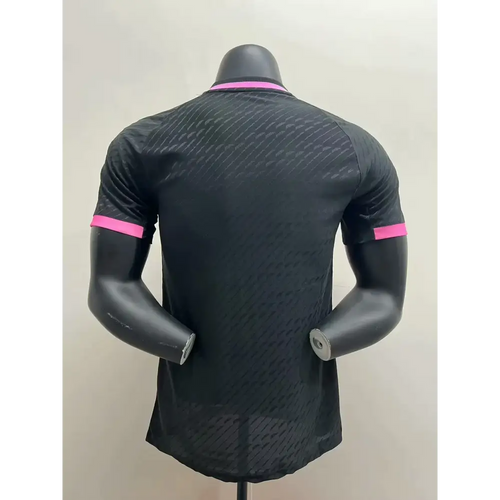 Real Madrid Serpent Rose Version Joueur 2025/2026 Passe D