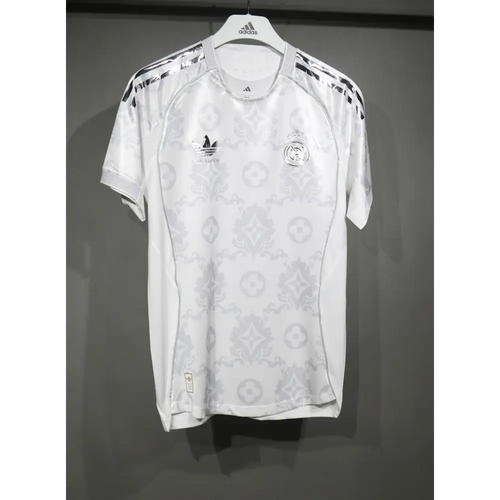Real Madrid Spécial Edition Blanc 2025/2026 Passe D