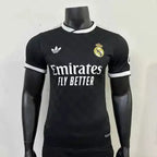 Real Madrid Version Joueur Spécial Noir Extérieur 2025/2026