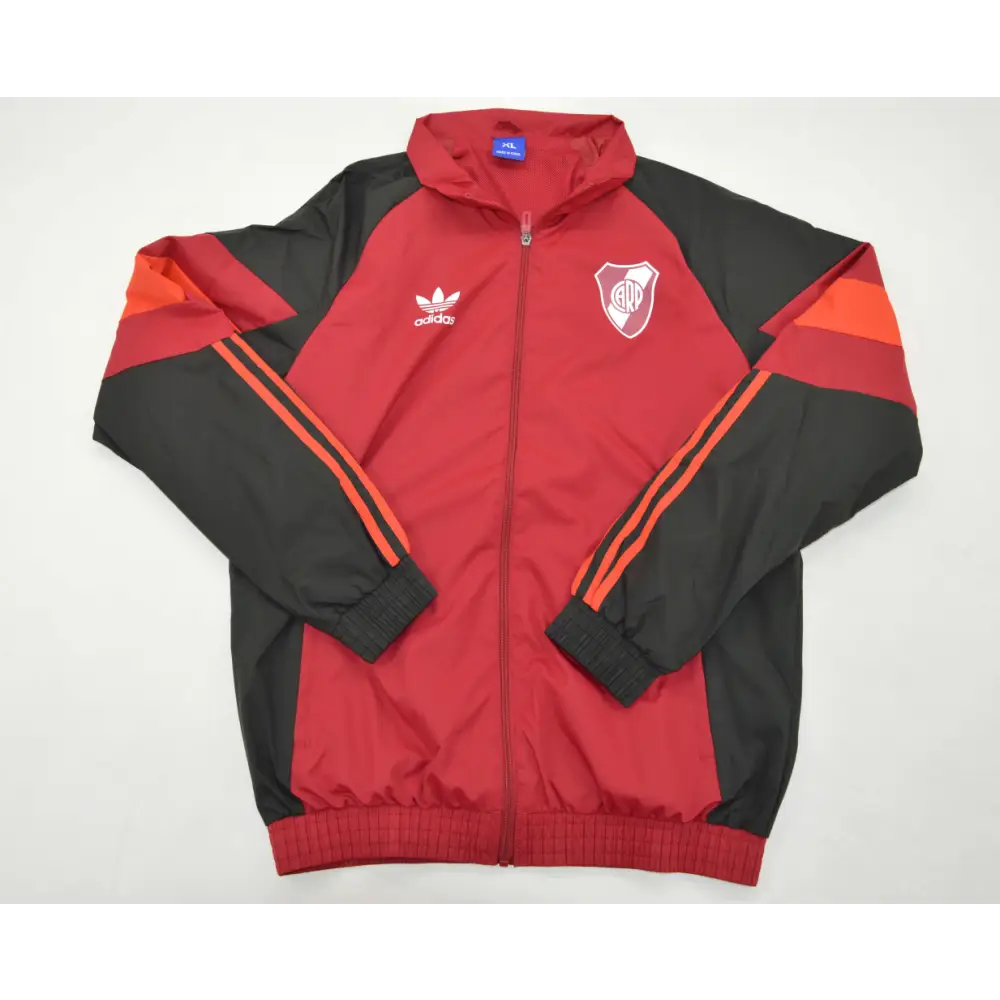 Windbreaker River Plate Rot & Schwarz 2026